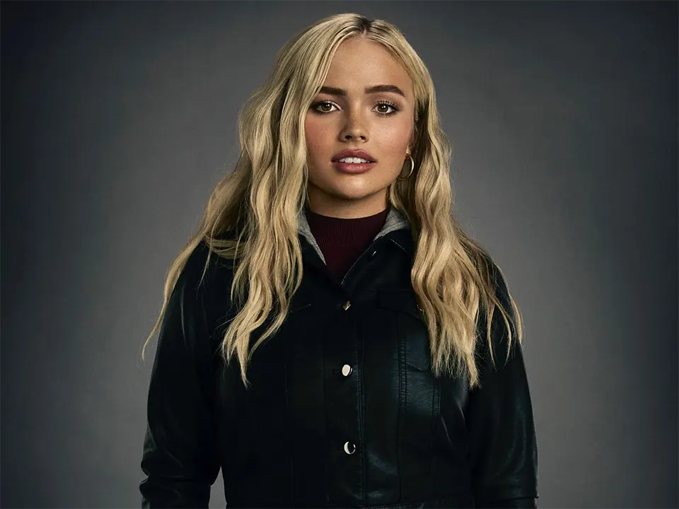 Natalie Alyn Lind